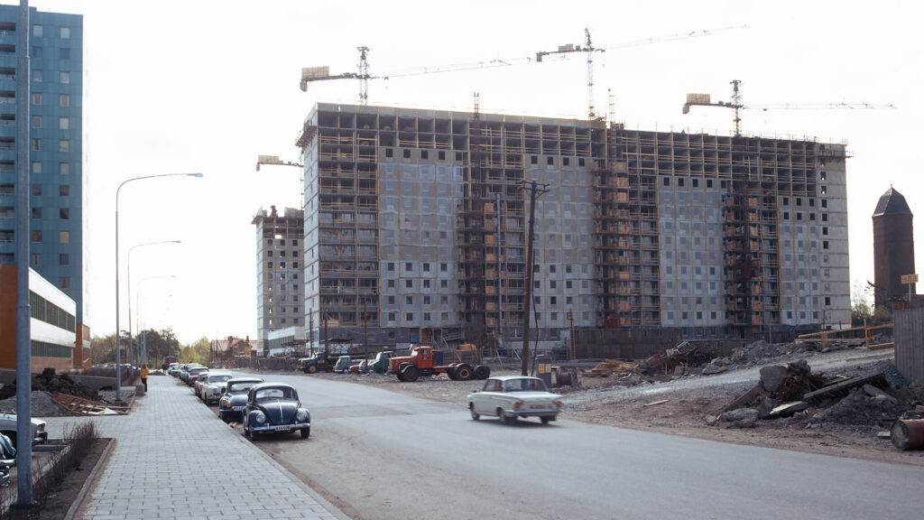 Ett hus som man håller på att bygga upp.