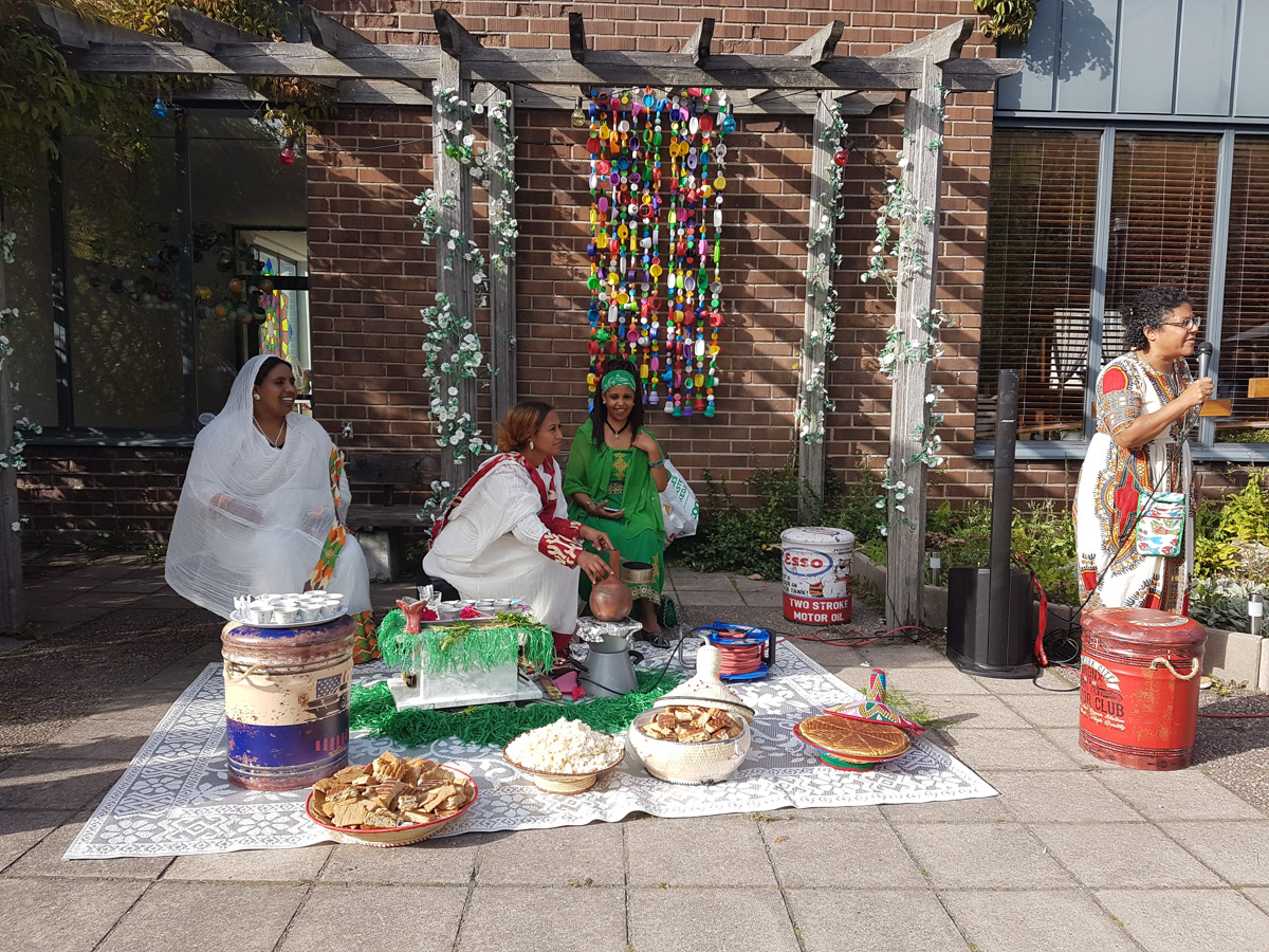 Kaffe i Fisksätra kyrka, ​internationell fikastund.