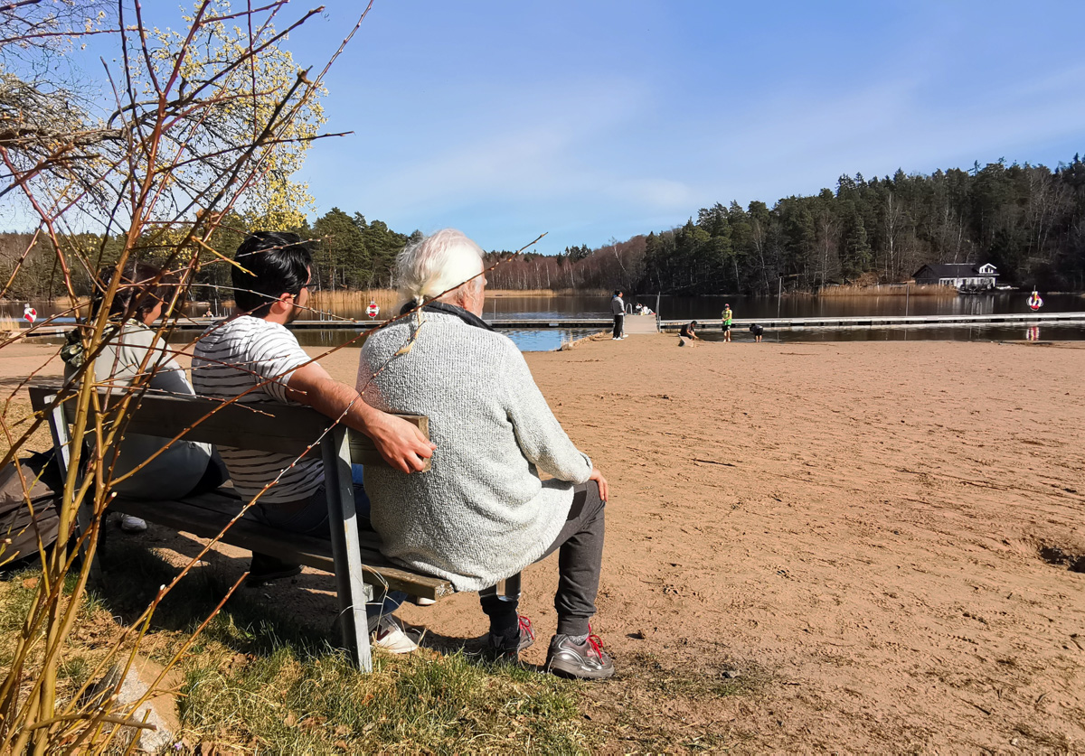 Rösjön, Sollentuna​. Promenad på Rösjön med pappa, han har inte varit där på över 30 år​.