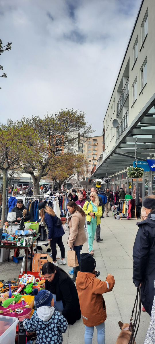 Loppis i Edsbergs centrum​.