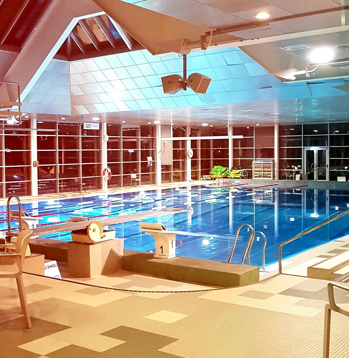 Vardagsmotion​  Simmar 1000 meter på morgonen kl.6.00 innan lärararbetet på Silverdalsskolan. Det blir sex simpass i veckan.