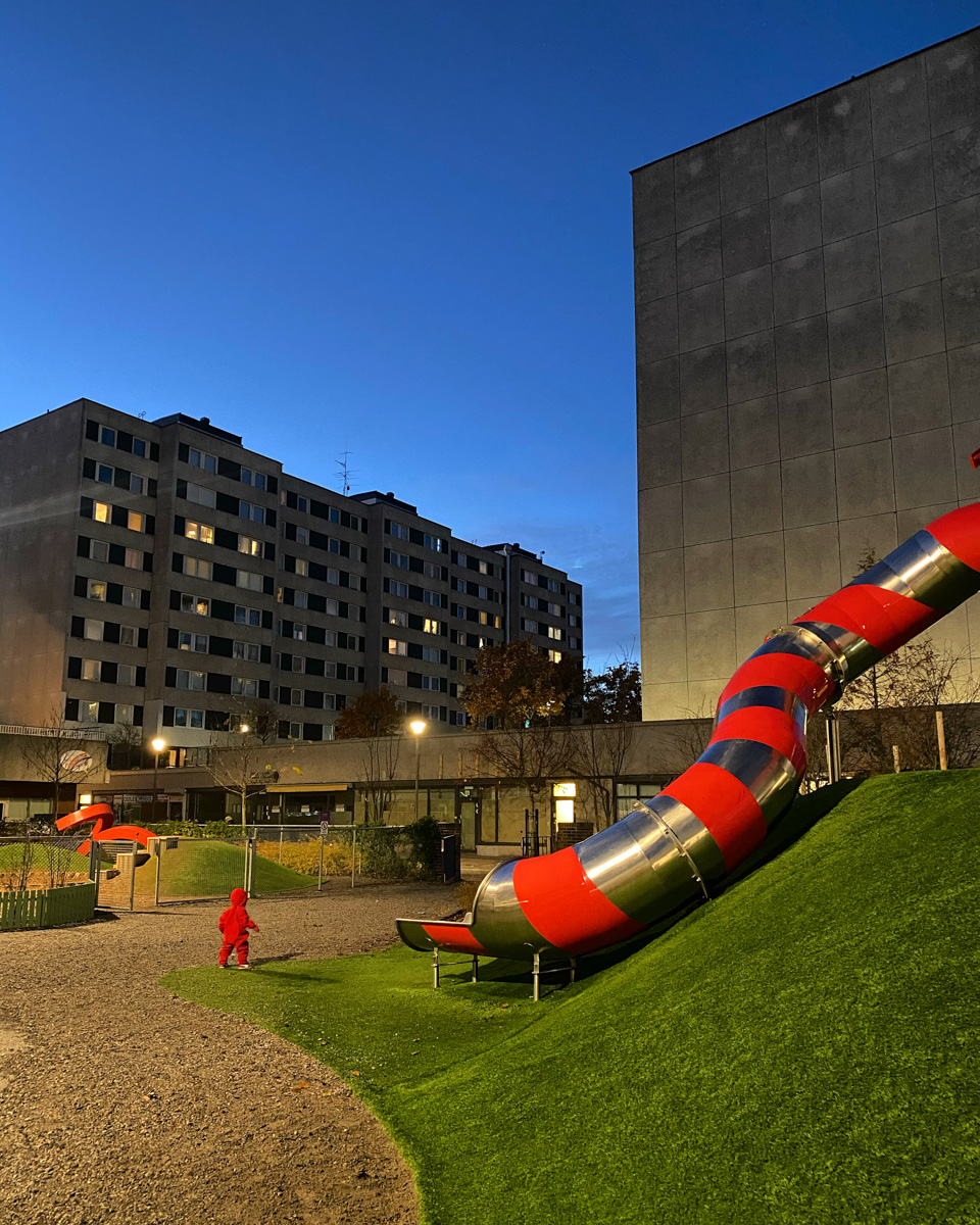 Bland höghus och låghus och dårhus.