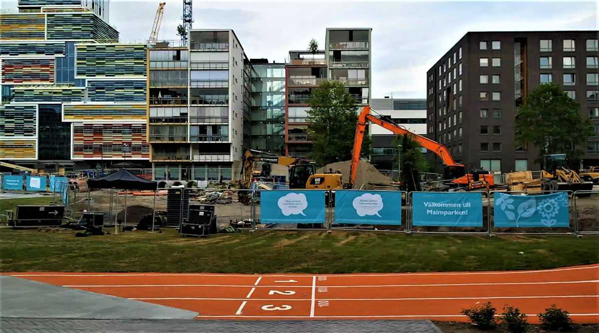 Sollentuna. Malmparken, Färgskrapan och nya bostadshus under byggnation.​