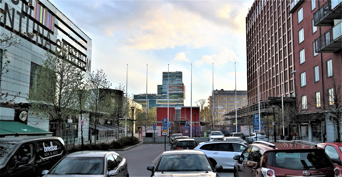 Sollentunas kommunhus, Turebergshuset, byggs till.
