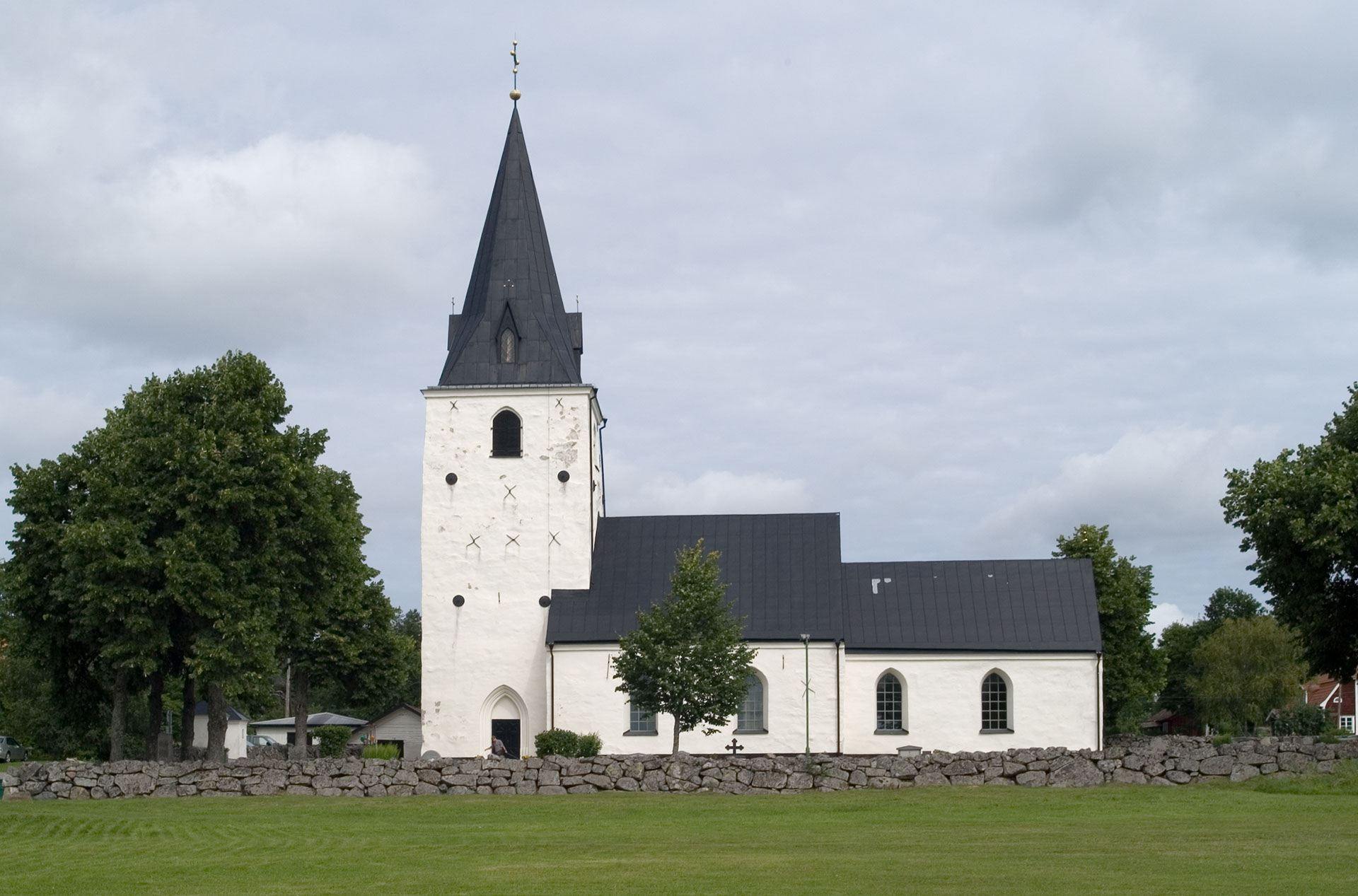 En stenkyrka.