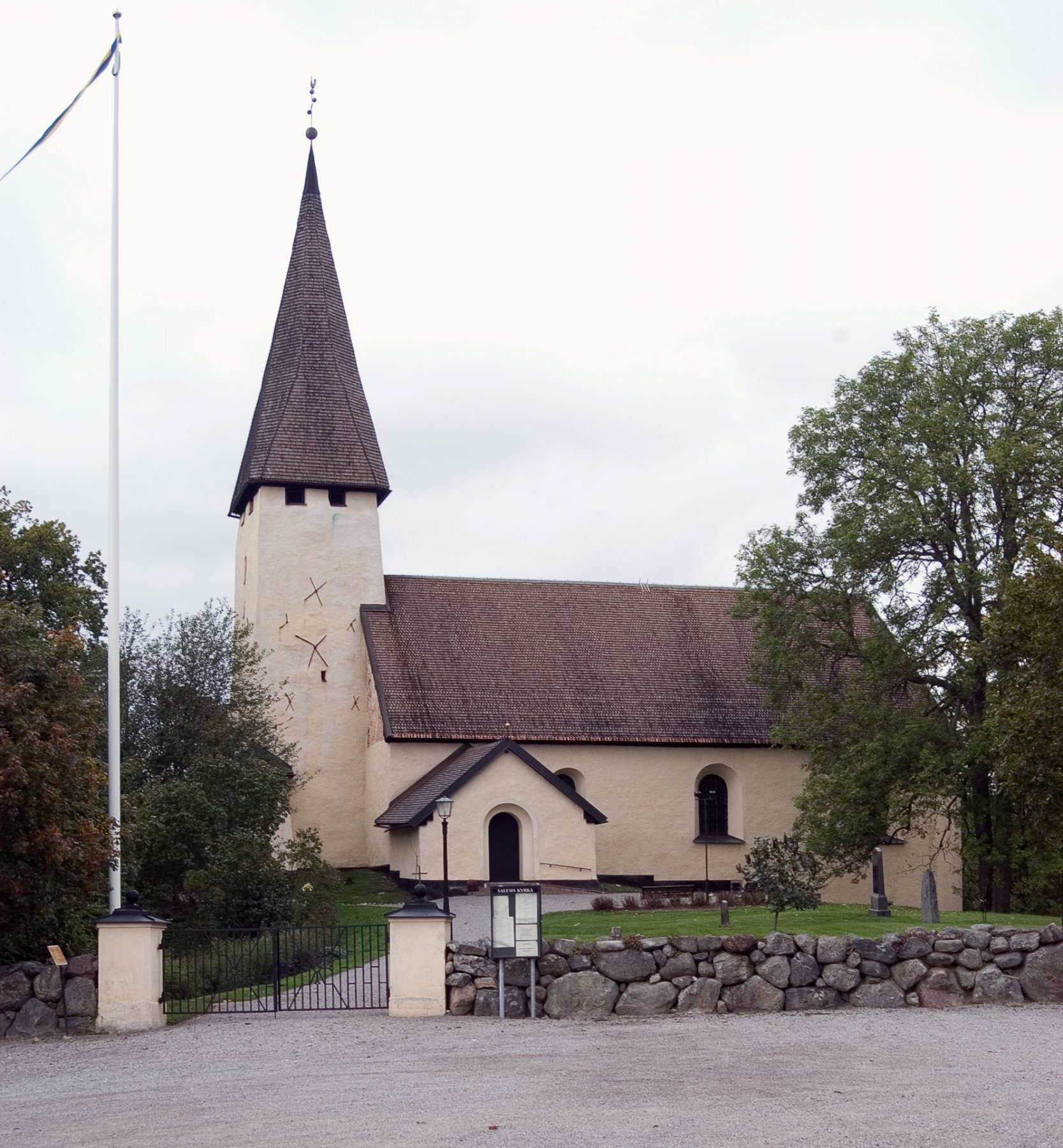 En stenkyrka.
