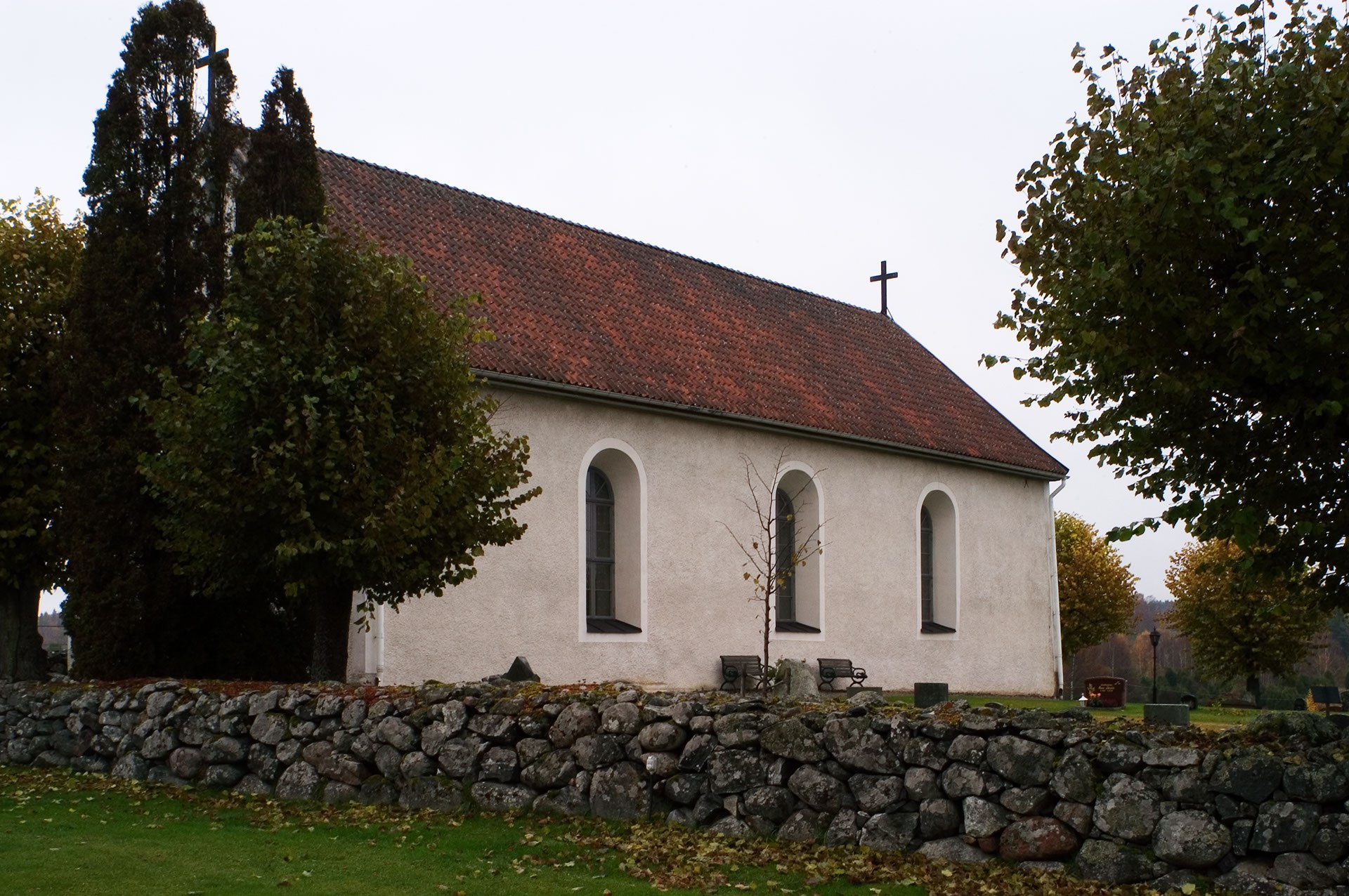 En stenkyrka.