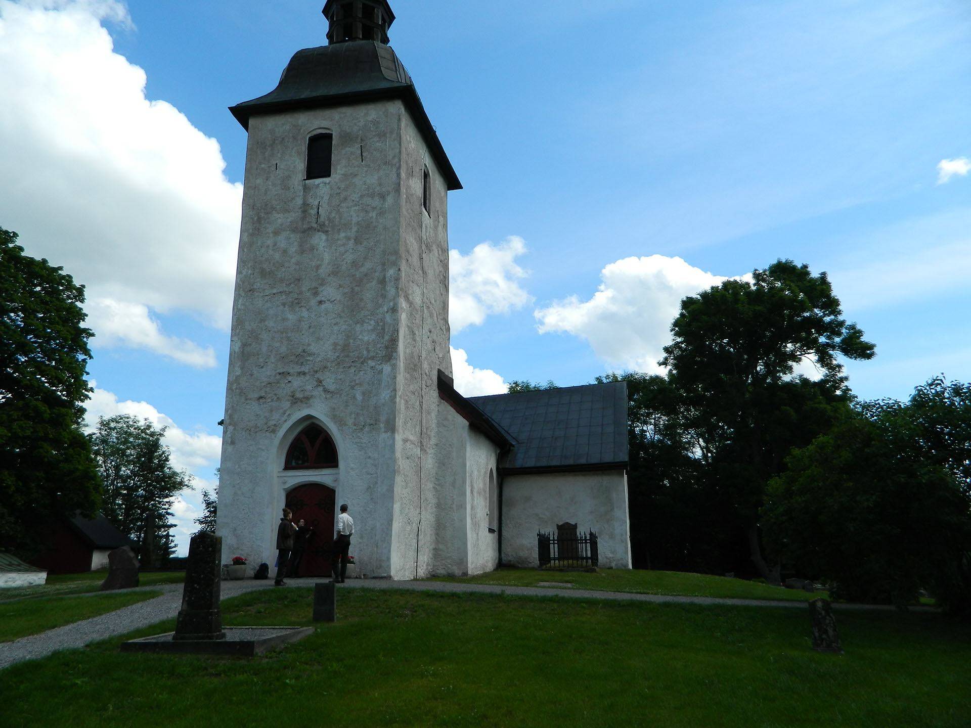 En stenkyrka.