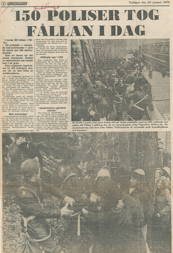 Tidningsartikel med rubriken "150 poliser tog Fållan idag". Två fotografier visar demonstranter och poliser i handgemäng.