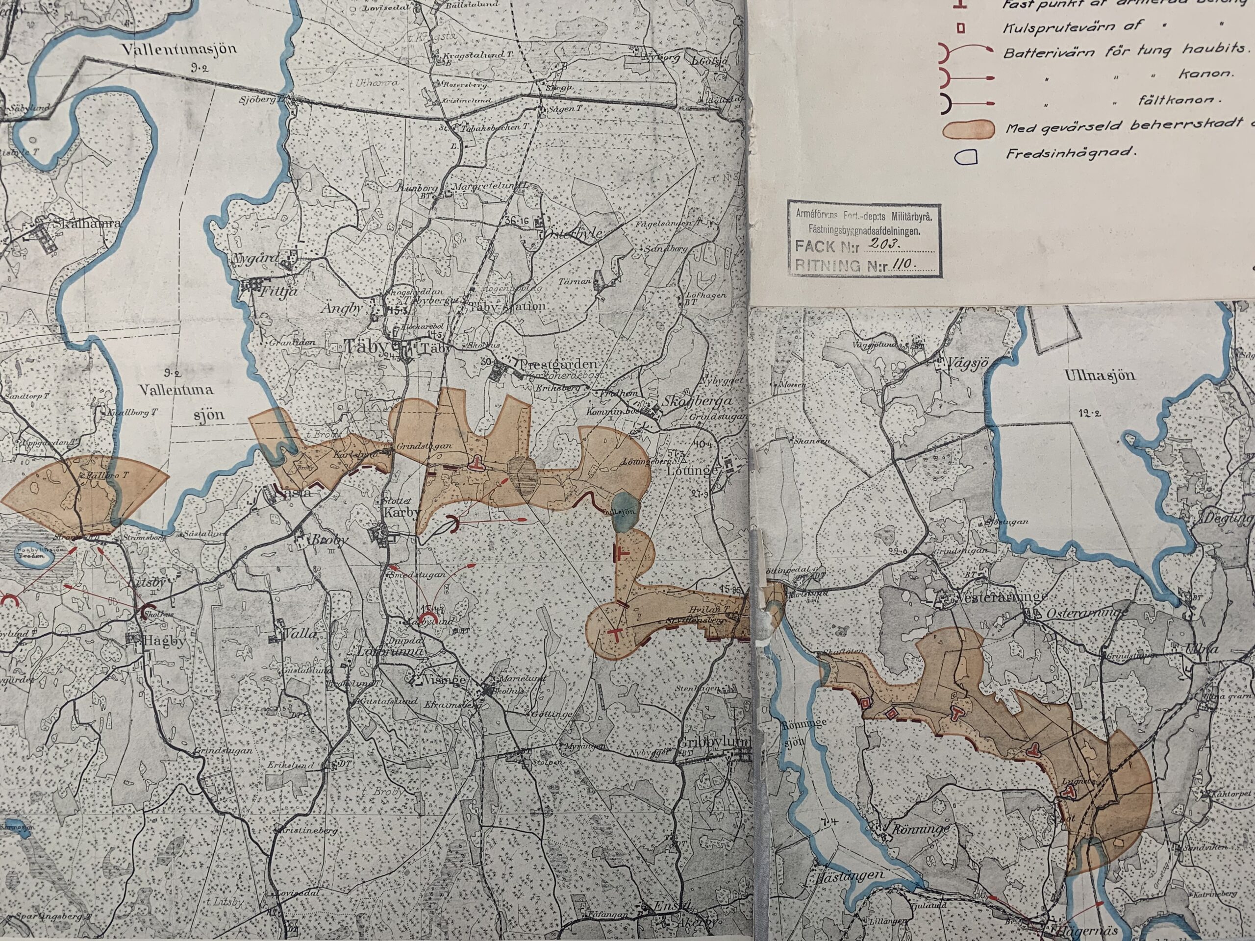 En karta med röda fort och markeringar av vilket område som kan beskjutas från norra fronten.